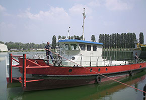 Tug-pusher Cremona