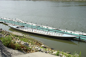 Oar boat in light alloy for eight oarmen