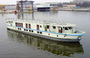 Passenger ship &ldquo;Mary&rdquo;