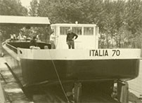 The first boat launched on Po, 1970