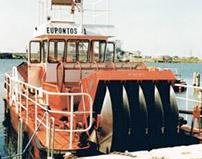 Depolluting vessel with fixed disc-oil and tip-up basket